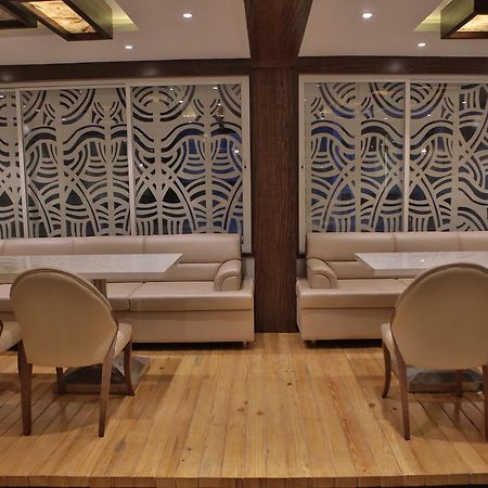 Hotel K P Pride Jalgaon Luaran gambar